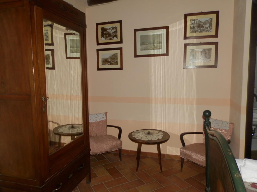 Residenza Di Paese Castello Del Poggio Hotell Ferentillo Rum bild