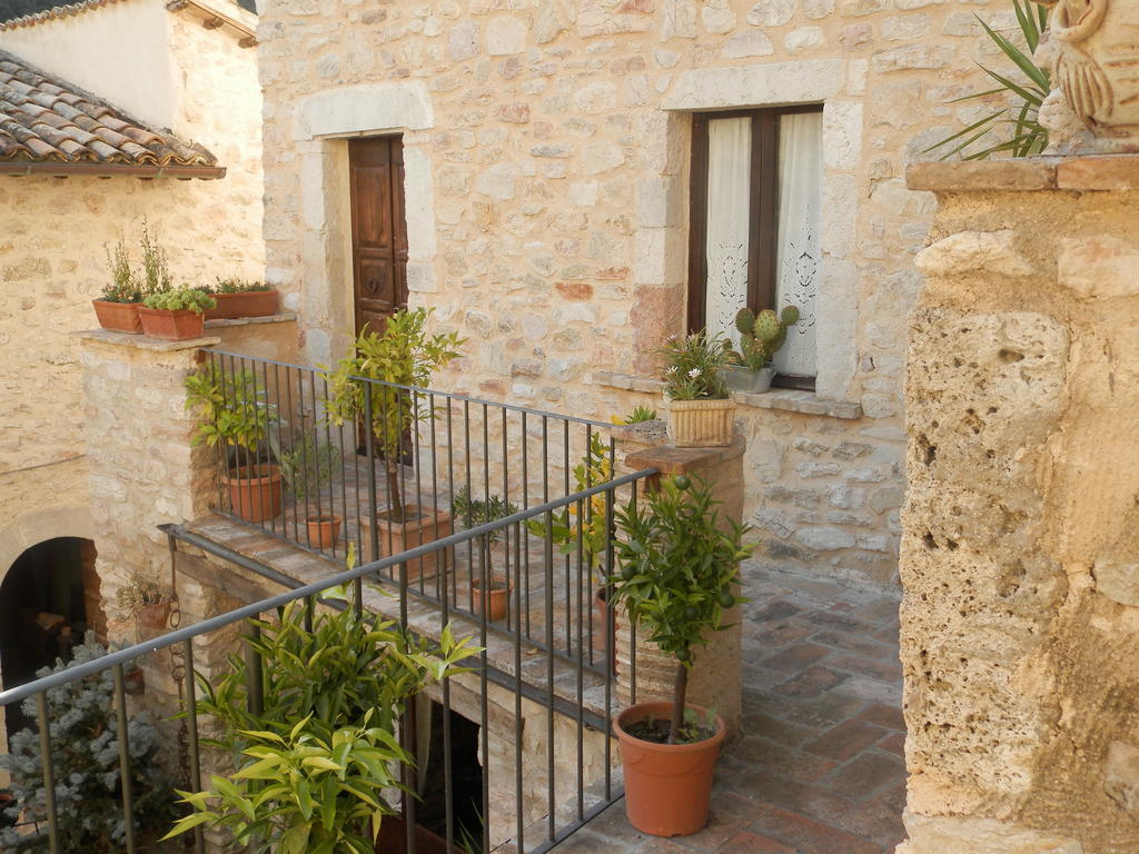 Residenza Di Paese Castello Del Poggio Hotell Ferentillo Exteriör bild