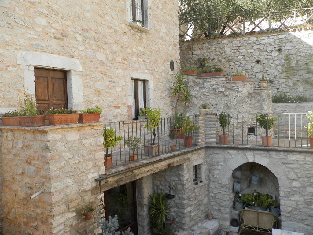 Residenza Di Paese Castello Del Poggio Hotell Ferentillo Exteriör bild