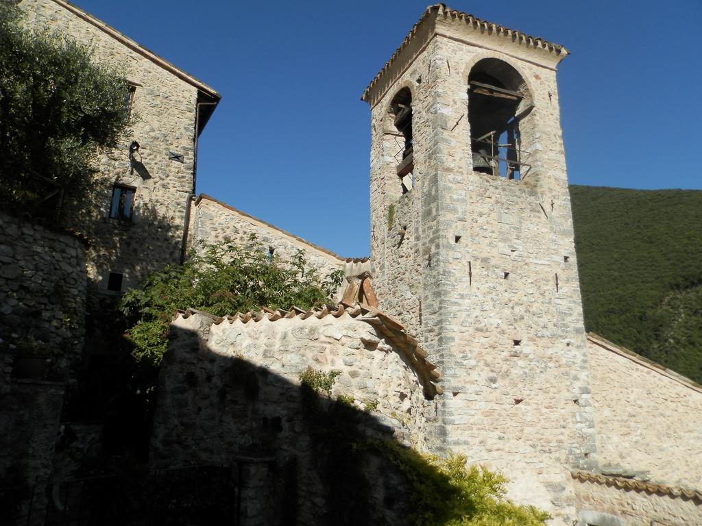 Residenza Di Paese Castello Del Poggio Hotell Ferentillo Exteriör bild
